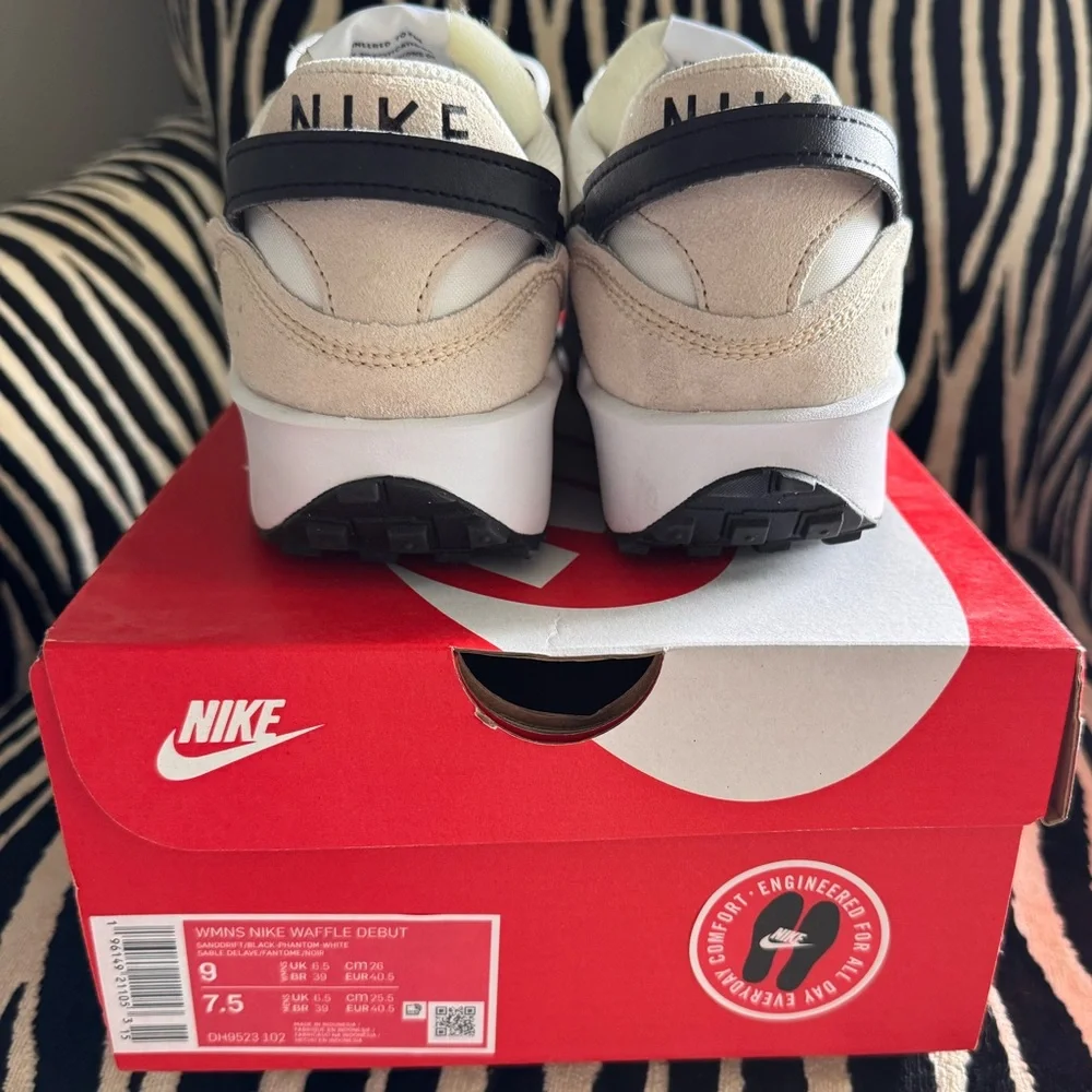NWT NIKE WAFFLE DEBUT - Picture 4 of 6